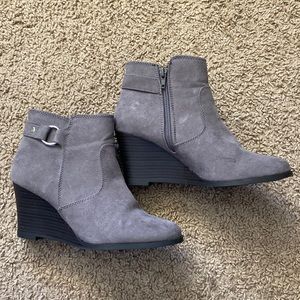 Women’s fashion bootie